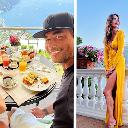 La supermodella Alessandra Ambrosio si rilassa in Costa d'Amalfi: invitata alle nozze a Ravello di due amici