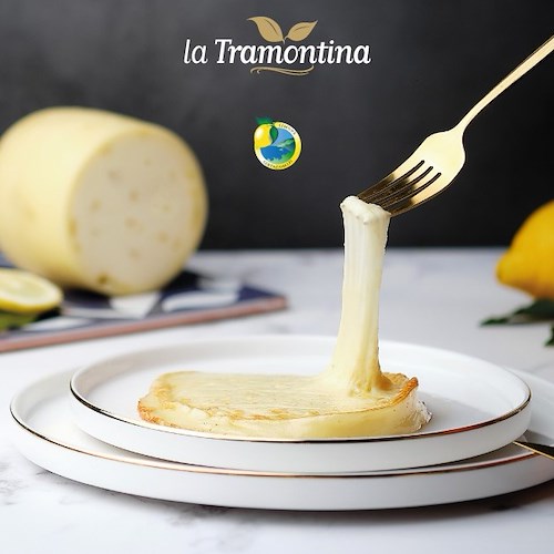"La Tramontina" riscopre gli anni '50 e rilancia il Provoloncino Amalfitano, con scorzette di Limone Costa d'Amalfi Igp