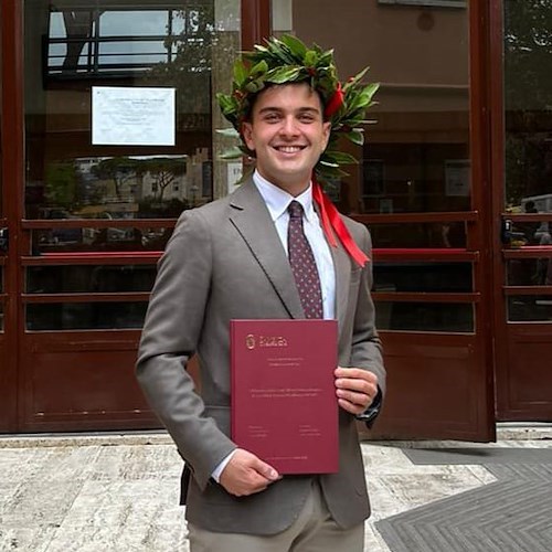 Laurea da 110 e lode in Relazioni Internazionali per Vittorio Ruocco