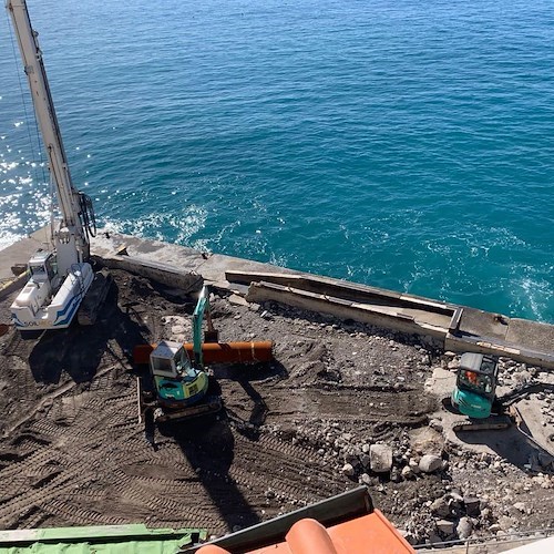 Lavori al molo di Positano in dirittura d’arrivo: termine fissato per il 5 giugno