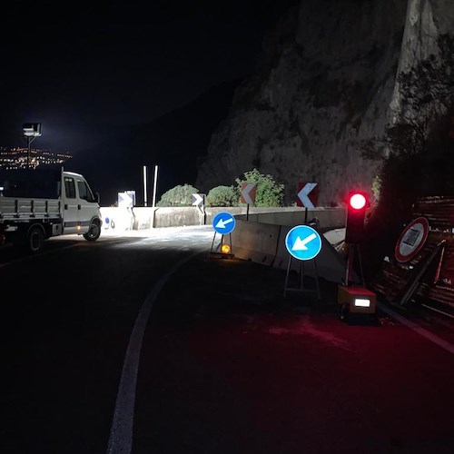 Lavori notturni sull'Amalfitana, semafori a tratti fino al 30 giugno