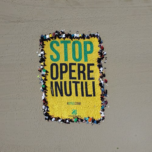 Legambiente protesta contro "opere inutili" sulla spiaggia di Paestum 