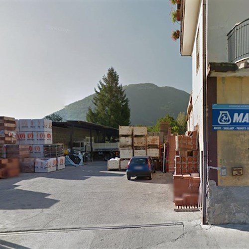 Locale deposito in affitto a Tramonti /FOTO