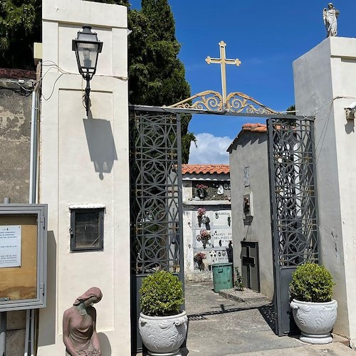 Loculi cimiteriali non assegnati: l’interrogazione di “Maiori di nuovo” al Sindaco