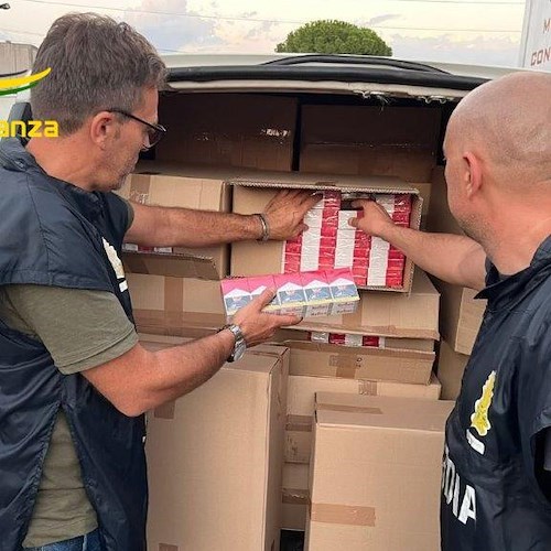Al confine tra Napoli e Caserta con 2 tonnellate di sigarette irregolari<br />&copy; Guardia di Finanza
