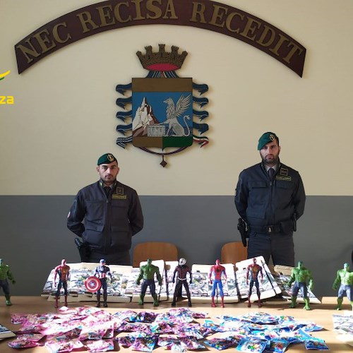 Lotta alla contraffazione, a Napoli sequestrati circa 75mila giocattoli contraffatti