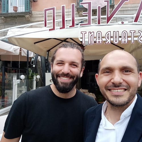 "Love is in the air", al ristorante Masaniello di Maiori gli attori Başak Gümülcinelioğlu e Çağrı Çıtanak