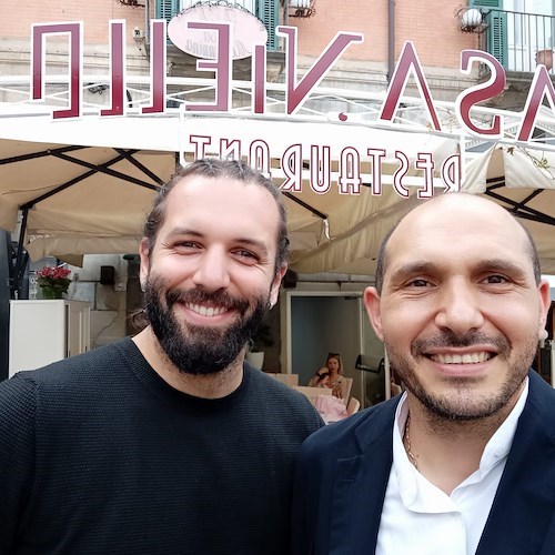 "Love is in the air", al ristorante Masaniello di Maiori gli attori Başak Gümülcinelioğlu e Çağrı Çıtanak