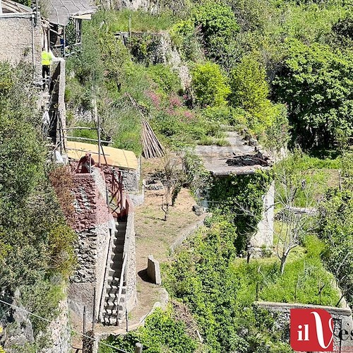 Maiori: cade mentre è in giardino e fa un volo di quasi 5 metri, necessario intervento elisoccorso /FOTO e VIDEO
