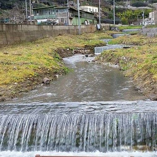 Maiori: diserbanti chimici nel fiume Reginna, la denuncia di Fiorillo