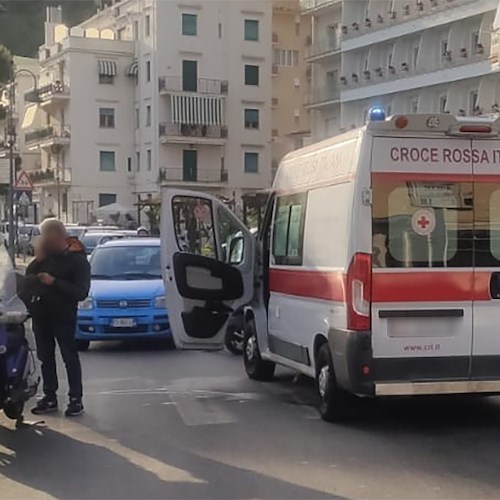 Maiori, donna di Tramonti investita sulle strisce pedonali. Necessario trasporto in ospedale