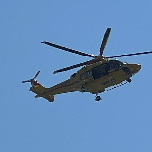Maiori, giovane donna cade da un terrazzamento. Intervento dell’elisoccorso [FOTO e VIDEO]