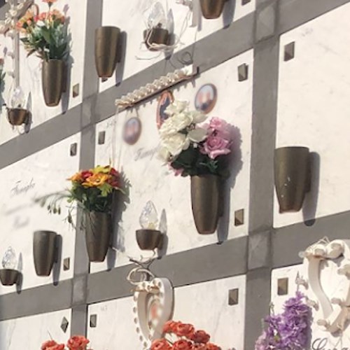 Maiori, "Idea Comune" contro il canone unico cimiteriale: «Lasciate riposare in pace almeno i cari defunti!»