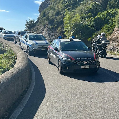 Maiori, incidente a Capo d'Orso: motociclista in ospedale /foto