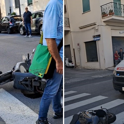 Maiori, investito da uno scooter mentre attraversa in bici sulle strisce pedonali. Donna in ospedale /foto