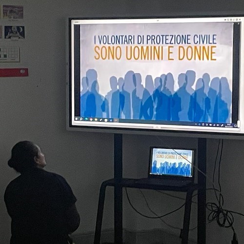 Maiori, nella giornata del volontario studenti a lezione di Protezione Civile