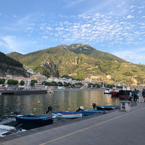 Maiori, porto diventa area parcheggio per bus turistici. D'Amato e Sarno: «Ora siamo garage della Costa d'Amalfi»