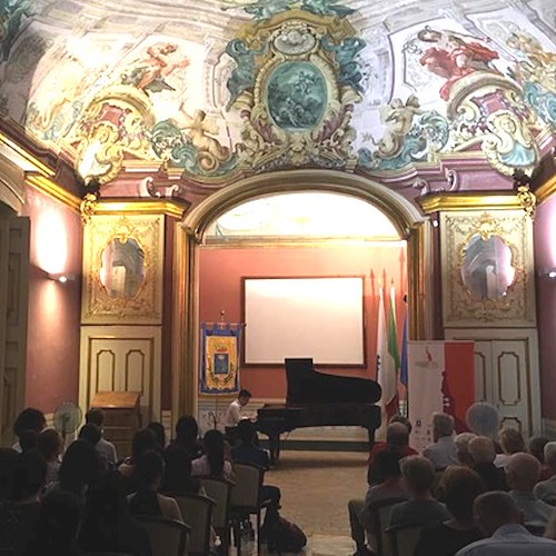 Maiori, rinomati maestri e giovani talenti del pianoforte all'Amalfi Coast Music & Arts Festival