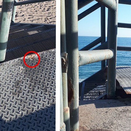 Maiori, scala di discesa in spiaggia non assicurata al suolo: da diversi giorni mancano due viti