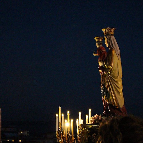 Maiori, stasera la Solenne Esposizione dell’antica e miracolosa Statua lignea di Santa Maria a Mare