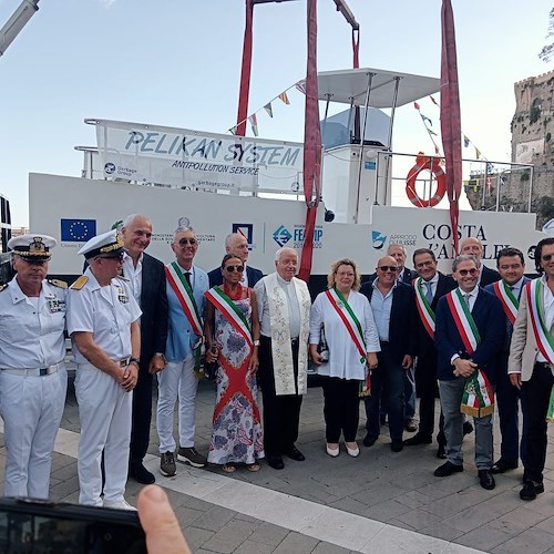 Maiori, varata l’unità navale antinquinamento “Costa d’Amalfi” /FOTO