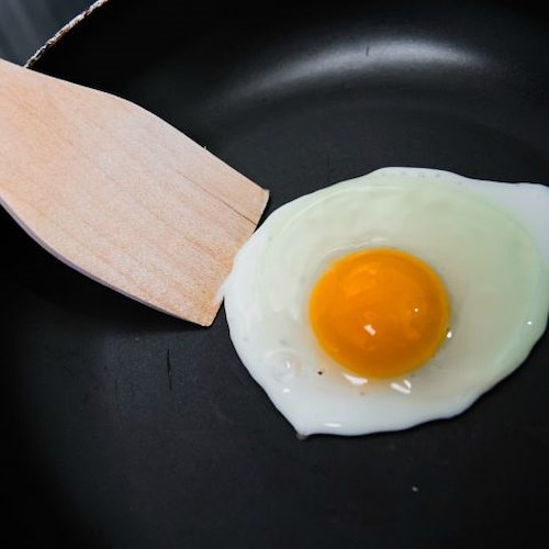 Malattie cardiovascolari, secondo i dottori un uovo al giorno riduce il rischio 