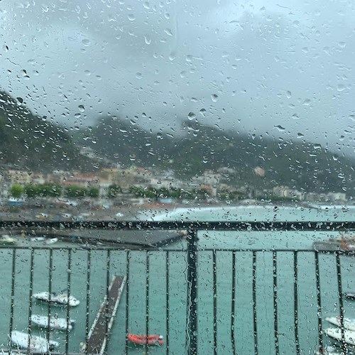 Maltempo in Costa d'Amalfi, da mezzanotte allerta meteo Arancione per piogge e temporali 