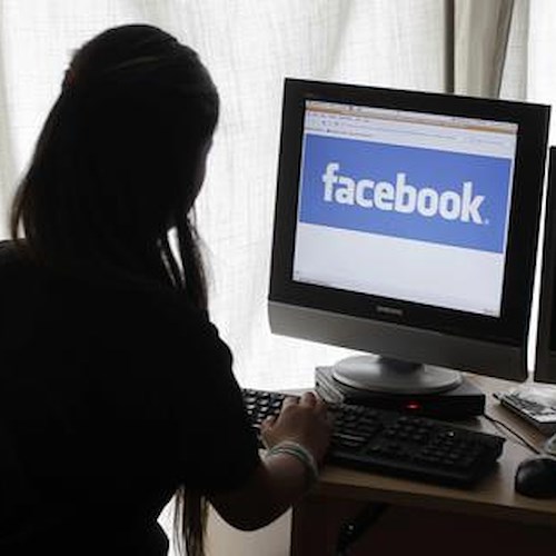 Marito non viene eletto: moglie toglie amicizia su Facebook a mezza città