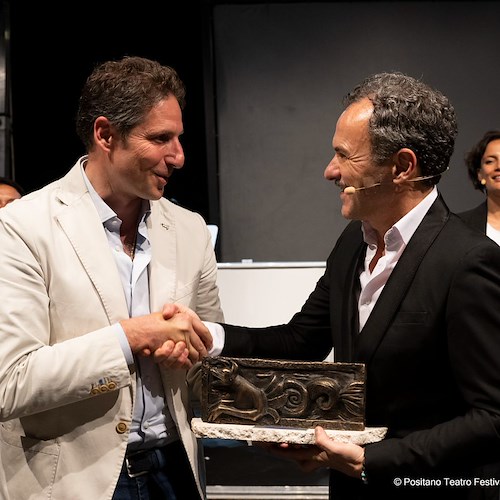 Massimiliano Gallo chiude la 19esima edizione del "Positano Teatro Festival" e riceve il Premio Pistrice