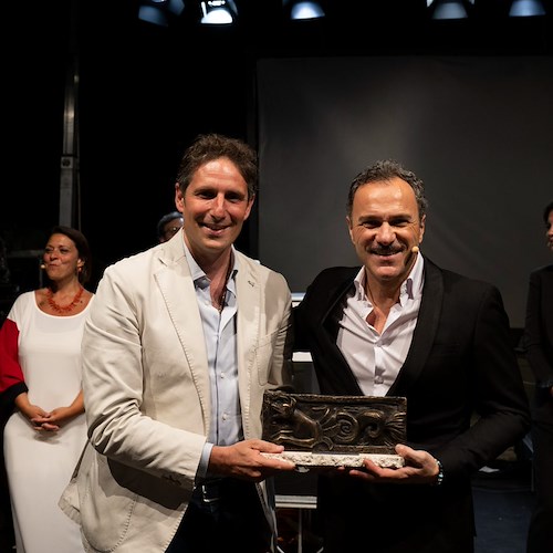 Massimiliano Gallo chiude la 19esima edizione del "Positano Teatro Festival" e riceve il Premio Pistrice