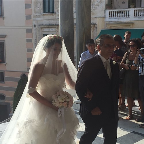 Matrimonio da vip tra Amalfi e Ravello: per Giuseppe e Nunzia il gruppo folk si esibisce in piazza /FOTO E VIDEO