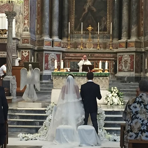 Matrimonio da vip tra Amalfi e Ravello: per Giuseppe e Nunzia il gruppo folk si esibisce in piazza /FOTO E VIDEO