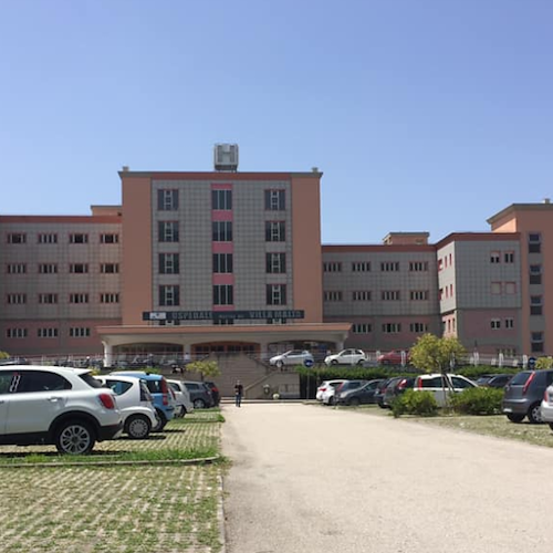 Medici in servizio per 25 ore consecutive all'ospedale di Sarno, Senatrice Angrisani annuncia interrogazione al Ministro Speranza