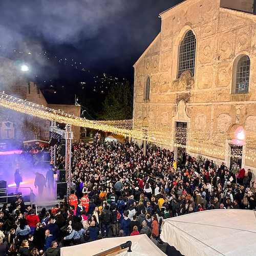 Migliaia di ospiti a Scala per la Festa della Castagna, Sindaco Mansi: «Importante difendere e divulgare le nostre radici contadine»