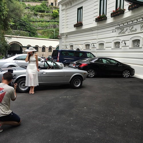Mini spot Fiat 124 Spider tra Amalfi, Positano e Sorrento lancia il concorso 'Roads' /VIDEO