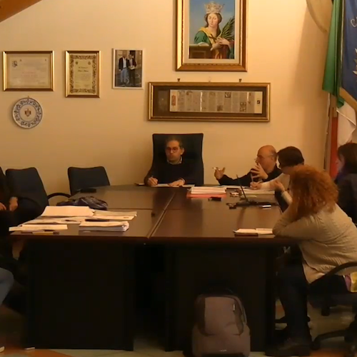 Minori approva delibera contro autonomia differenziata, consigliere Russo: «Sud condannato a permanere in situazioni di inferiorità»