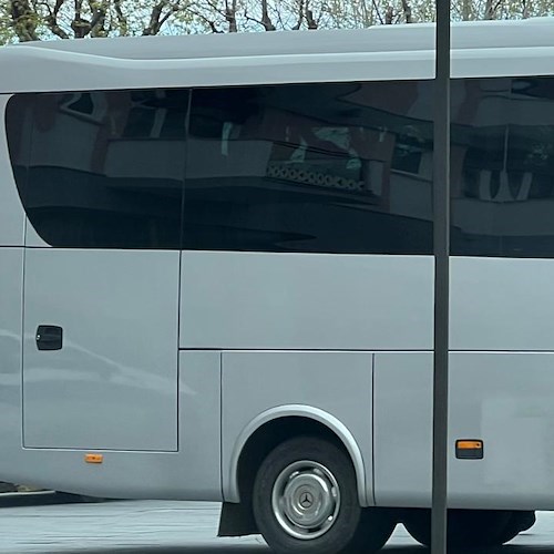 Minori, autobus da Roma sbaglia strada e non riesce a raggiungere Amalfi