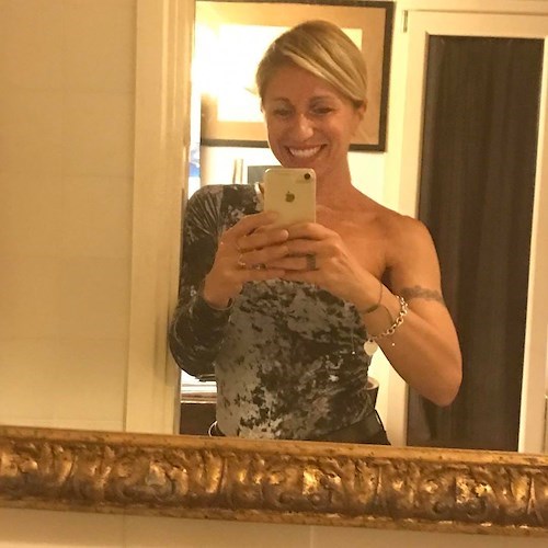 Minori: Cinzia Apicella festeggia il suo compleanno, gli auguri dagli amici del cuore
