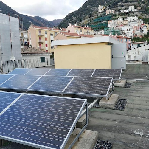 Minori, dopo otto anni ripristinato l'impianto fotovoltaico della scuola elementare e media