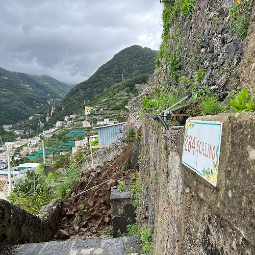 Minori, frana blocca sentiero pedonale a Torre