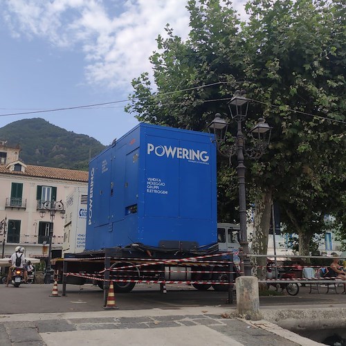 Minori, lavori di somma urgenza alla linea elettrica. Installato un gruppo elettrogeno sul lungomare