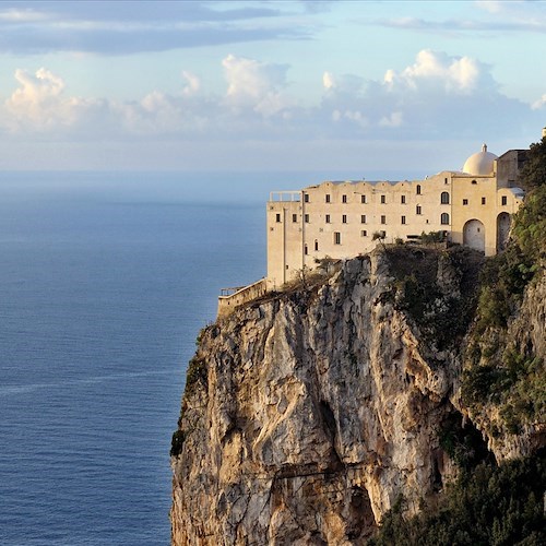 Monastero Santa Rosa Hotel di Conca dei Marini riapre il 5 aprile