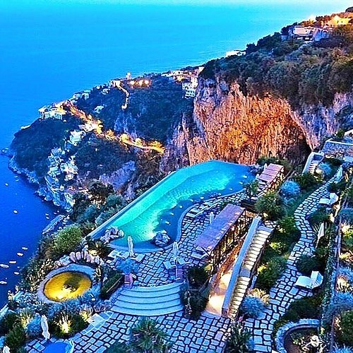 Monastero Santa Rosa Hotel di Conca dei Marini riapre il 5 aprile