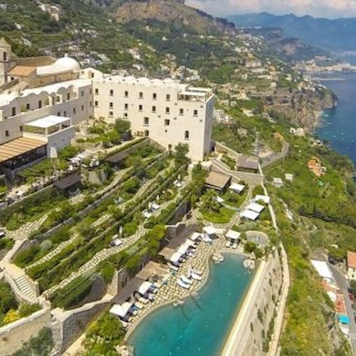 Monastero Santa Rosa Hotel di Conca dei Marini riapre il 5 aprile