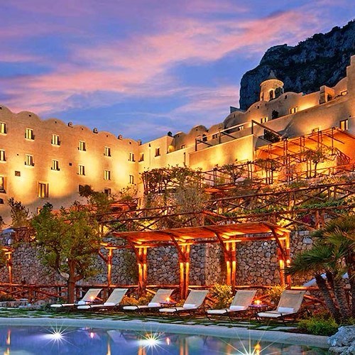 Monastero Santa Rosa Hotel di Conca dei Marini riapre il 5 aprile