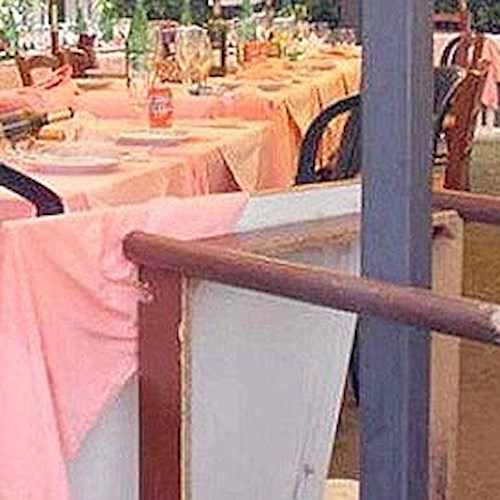 Napoli: cenone di Capodanno con rissa nel ristorante, volano tavoli e ceffoni