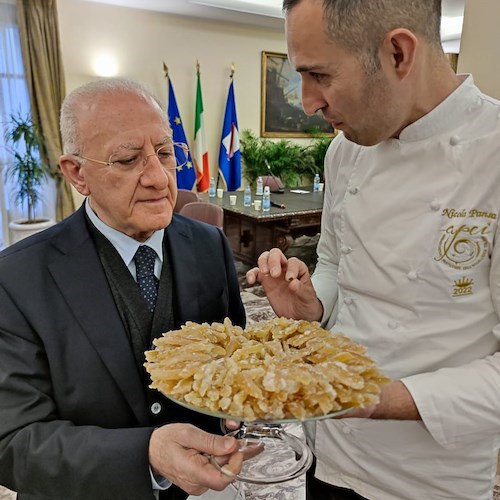 Napoli, De Luca si dice «appassionato» delle scorzette di limone amalfitano di Pansa