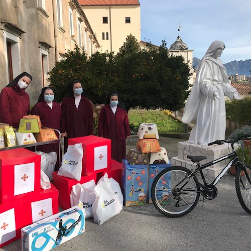 Natale di solidarietà: donazioni ai bambini delle Suore Redentoriste di Scala