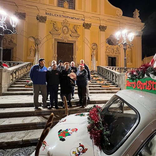 Natale in 500 a Positano. Il tour da Amalfi a Maiori /foto