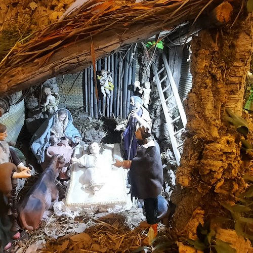 Natività a Santa Maria del Bando: deposto il bambinello nel Presepe allestito nel Santuario /Foto /Video